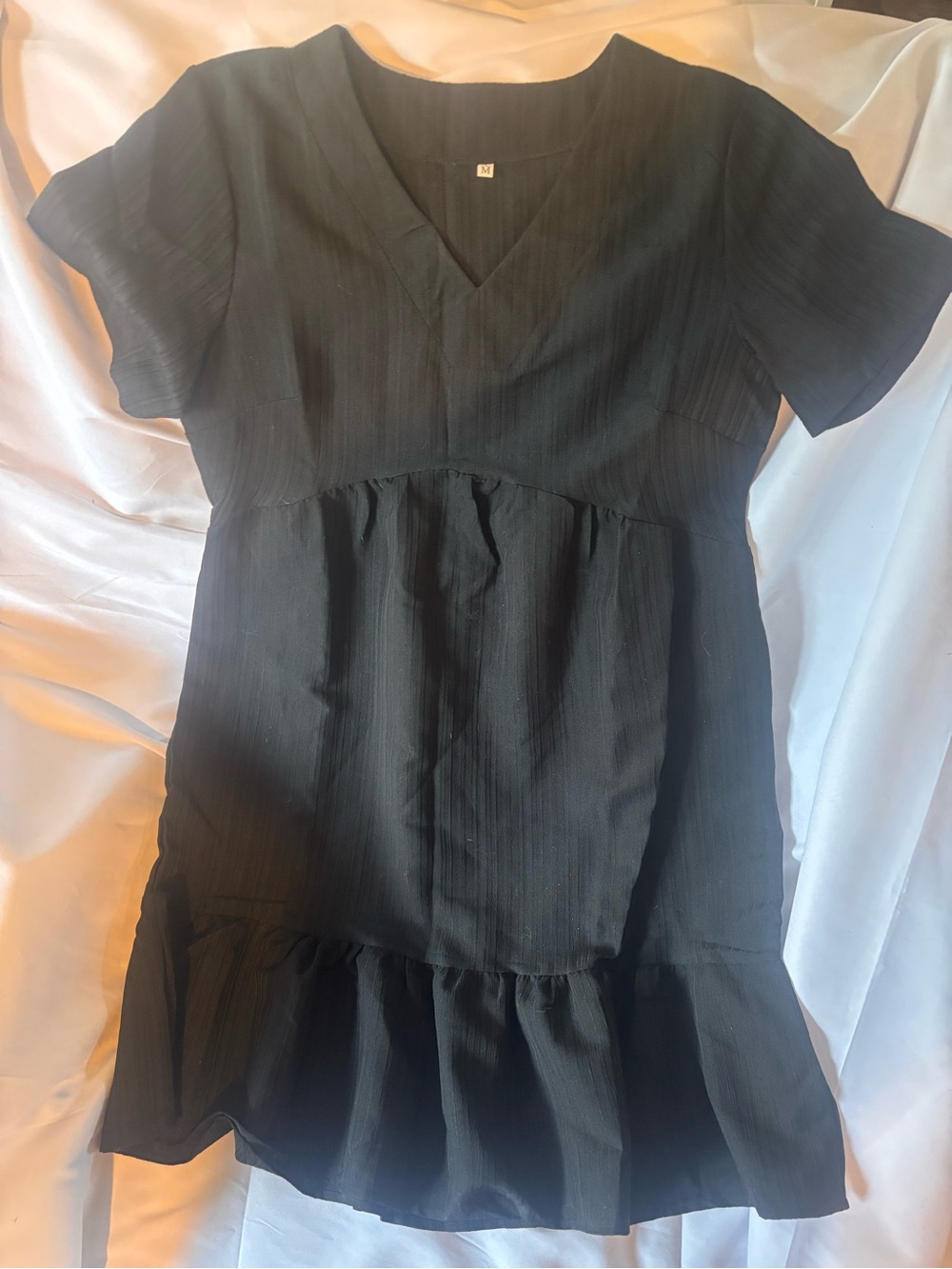 Women’s Lightweight Black V-Neck Short Sleeve Dress